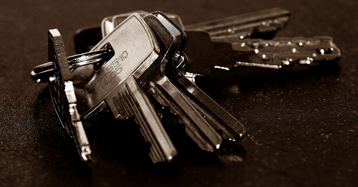 When to Call for Emergency Locksmith or Scheduled Rekeying — We Are Available 24/7 — Setauket Locksmith